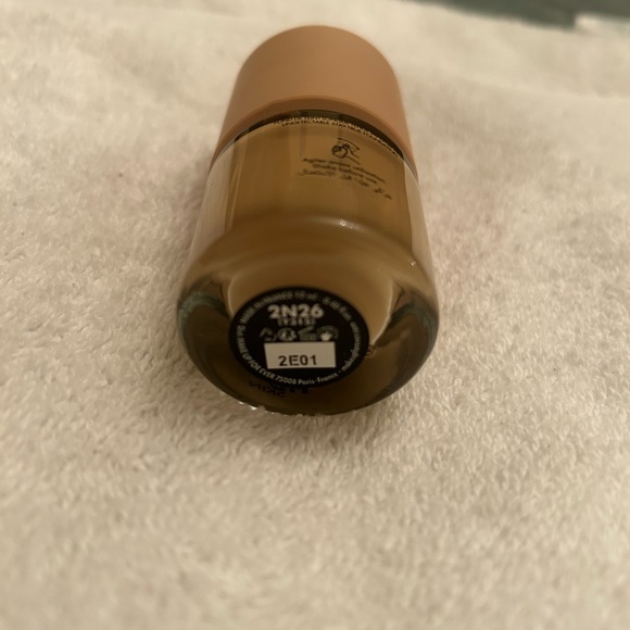 Make up for ever HD Skin foundation - Picture 3 of 3